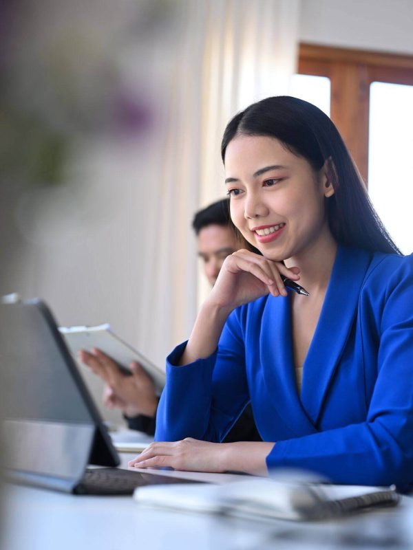 portrait-of-beautiful-business-woman-reading-good-2024-12-05-18-20-39-utc.jpg